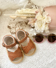 Load image into Gallery viewer, Madison Sandal - Brown Flower Straps
